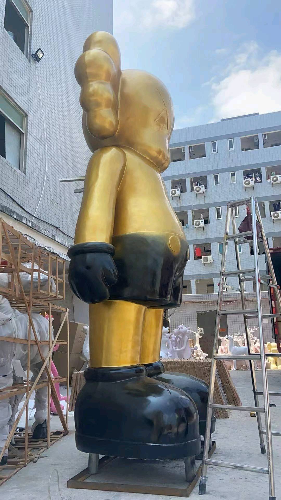 彭先生其他供需专业玻璃钢雕塑厂家，寻找全国有需求的客户