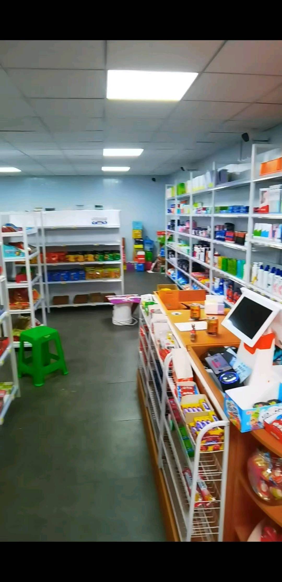 苏哲其他供需乌鲁木齐社区超市，45平，月租1800，带烟证，有意者*