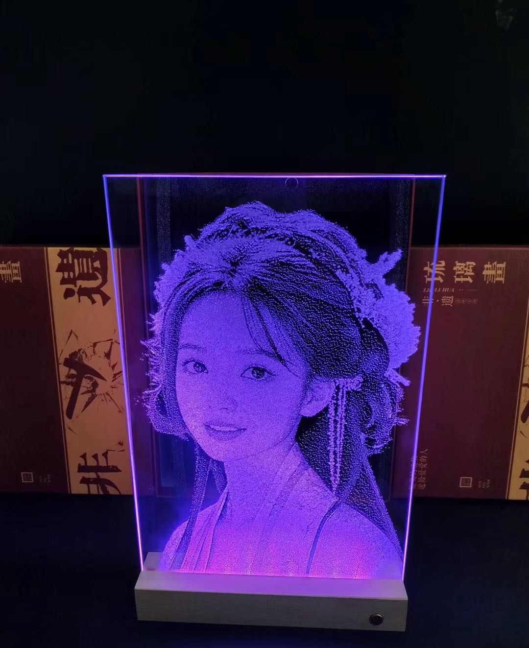 李惠鑫品牌货源玻璃雕刻照片，锤子画雕刻机