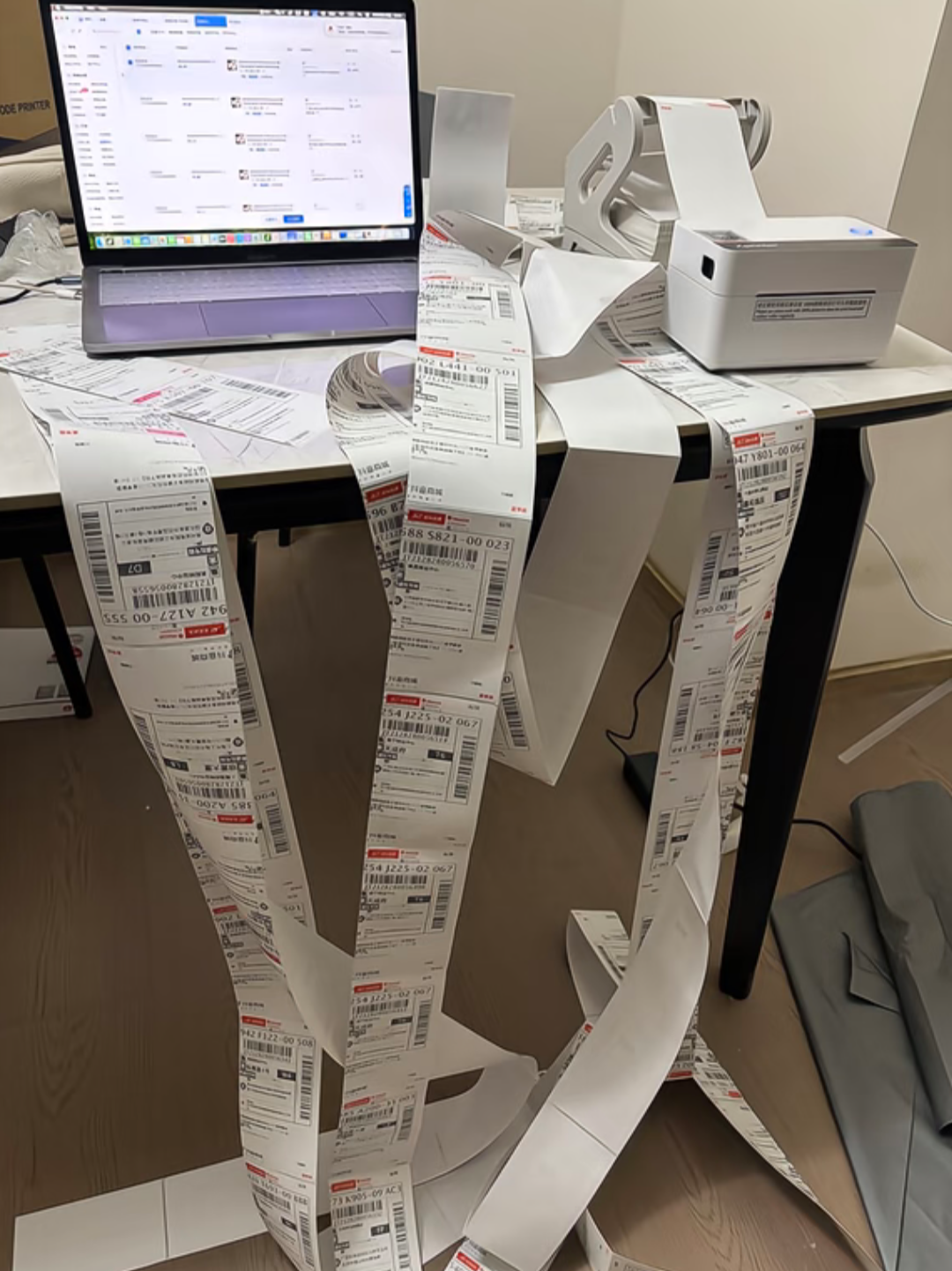 邹先生其他供需会玩手机就能橱窗带货,全程0费用,收费直接拉黑,稳定佣金次日结算