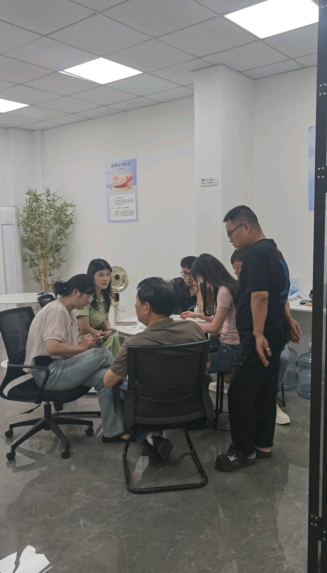 戴女士找合伙人APP拉新工作室，轻资产创业，一对一指导，渠道直连佣金日结