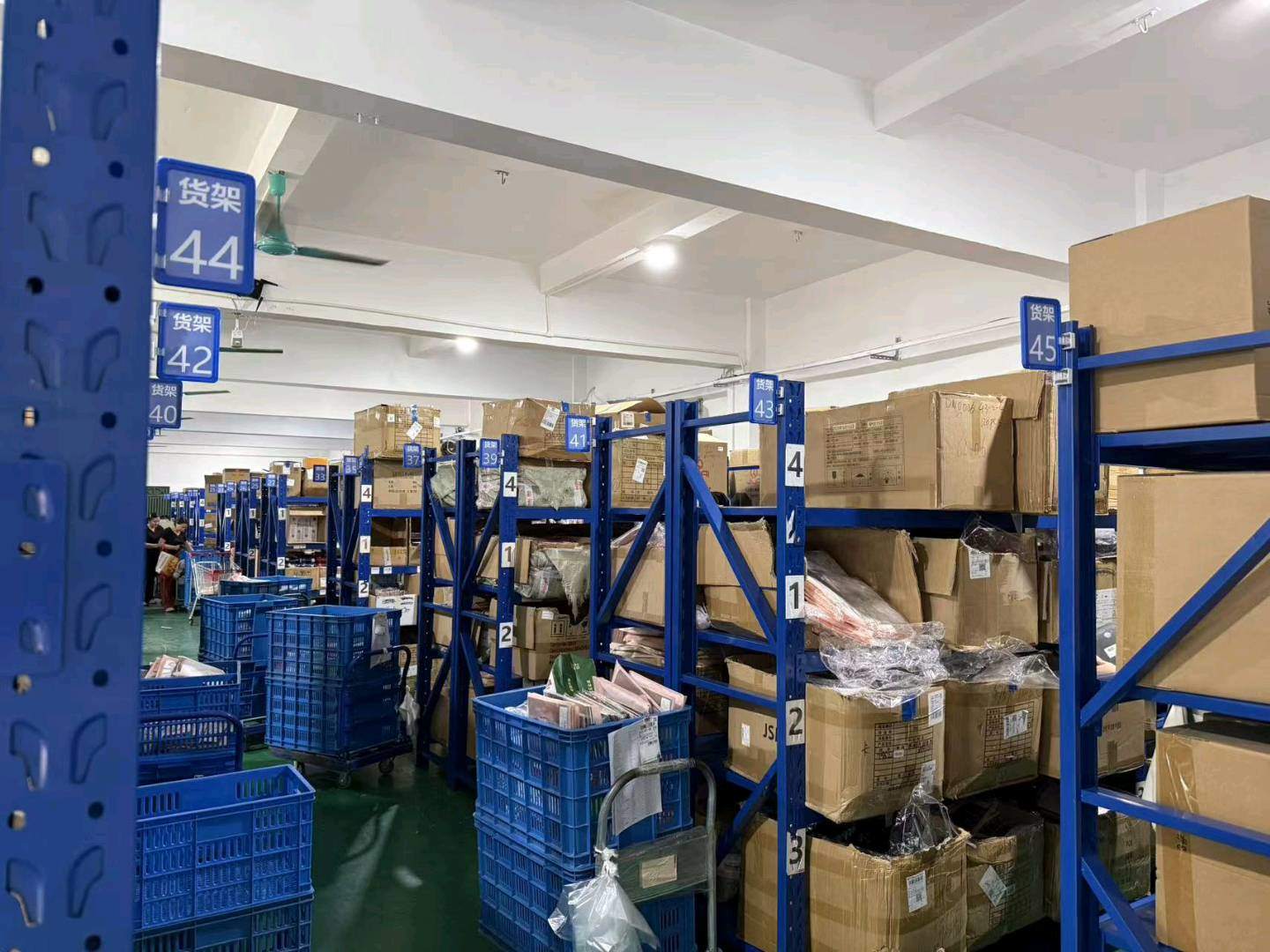 邱先生品牌货源别再四处找项目了，情侣用品，大人玩具项目，无加盟费