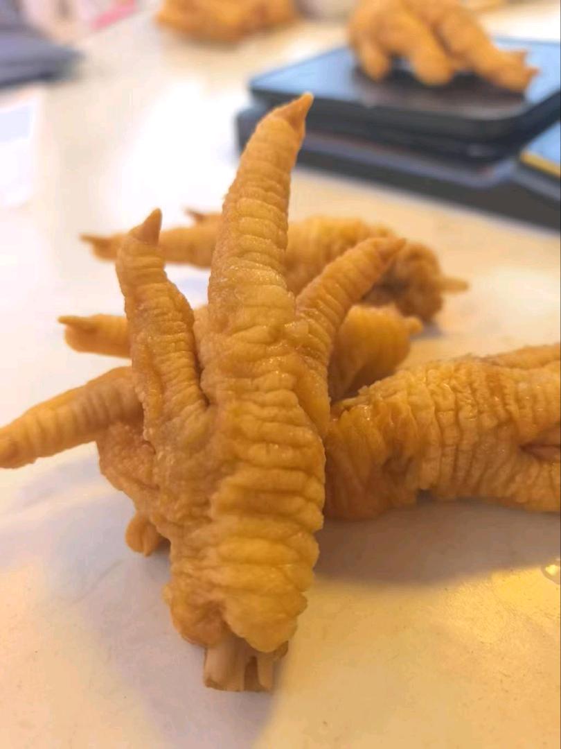 李斌品牌货源无骨鸡爪和虎皮鸡爪