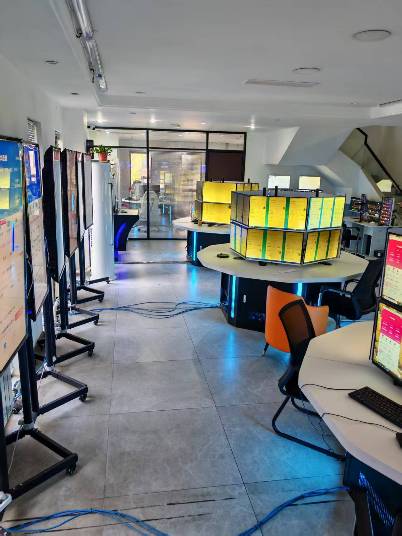 郑鹤其他供需抖音流量主变现项目合作，单机月入*