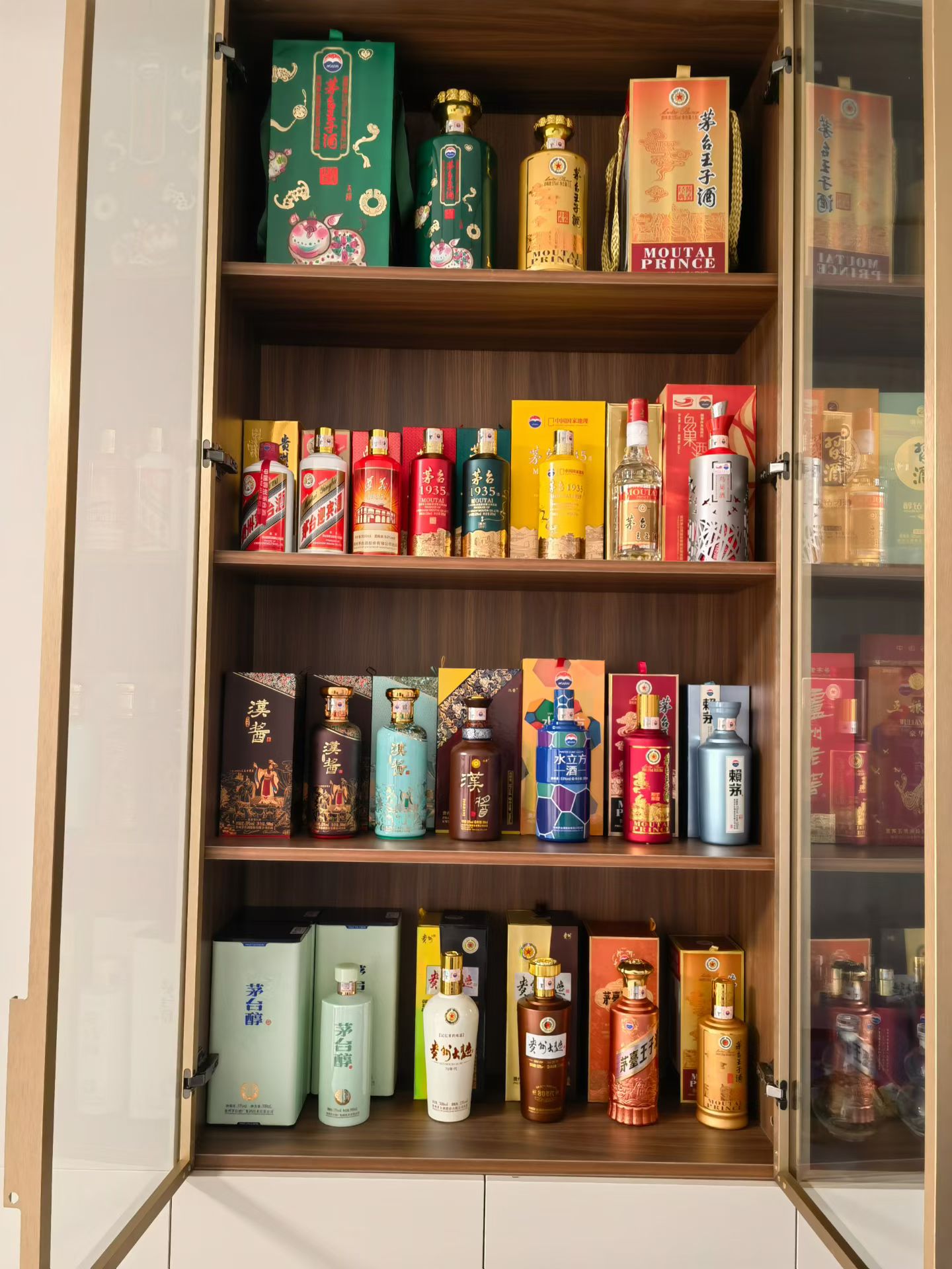 刘星宇品牌货源白酒厂家直供，茅台五粮液剑南春国窖等品牌货源，价格优势明显