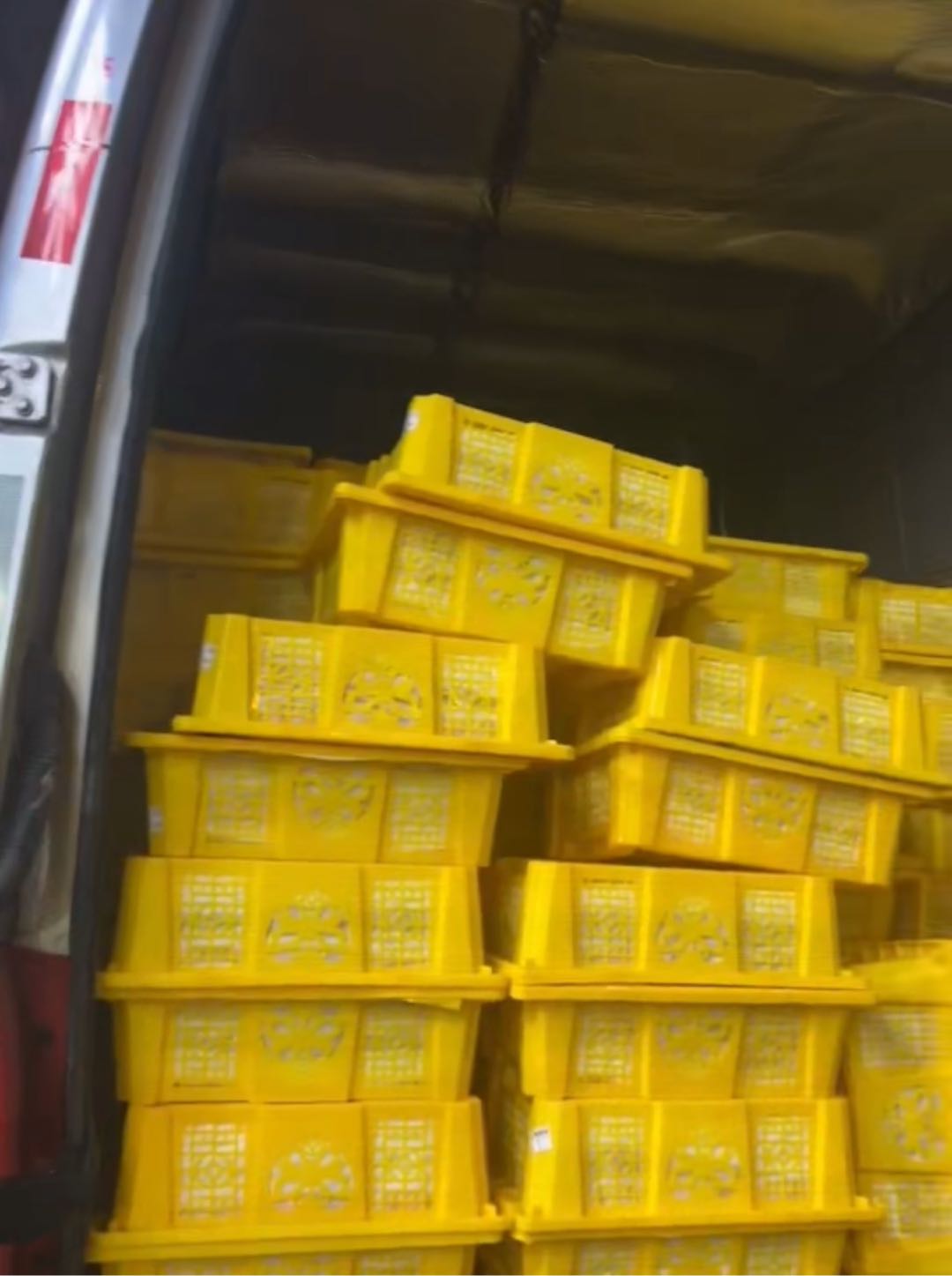 张女士提供水果类的产品，招募社区团购人员