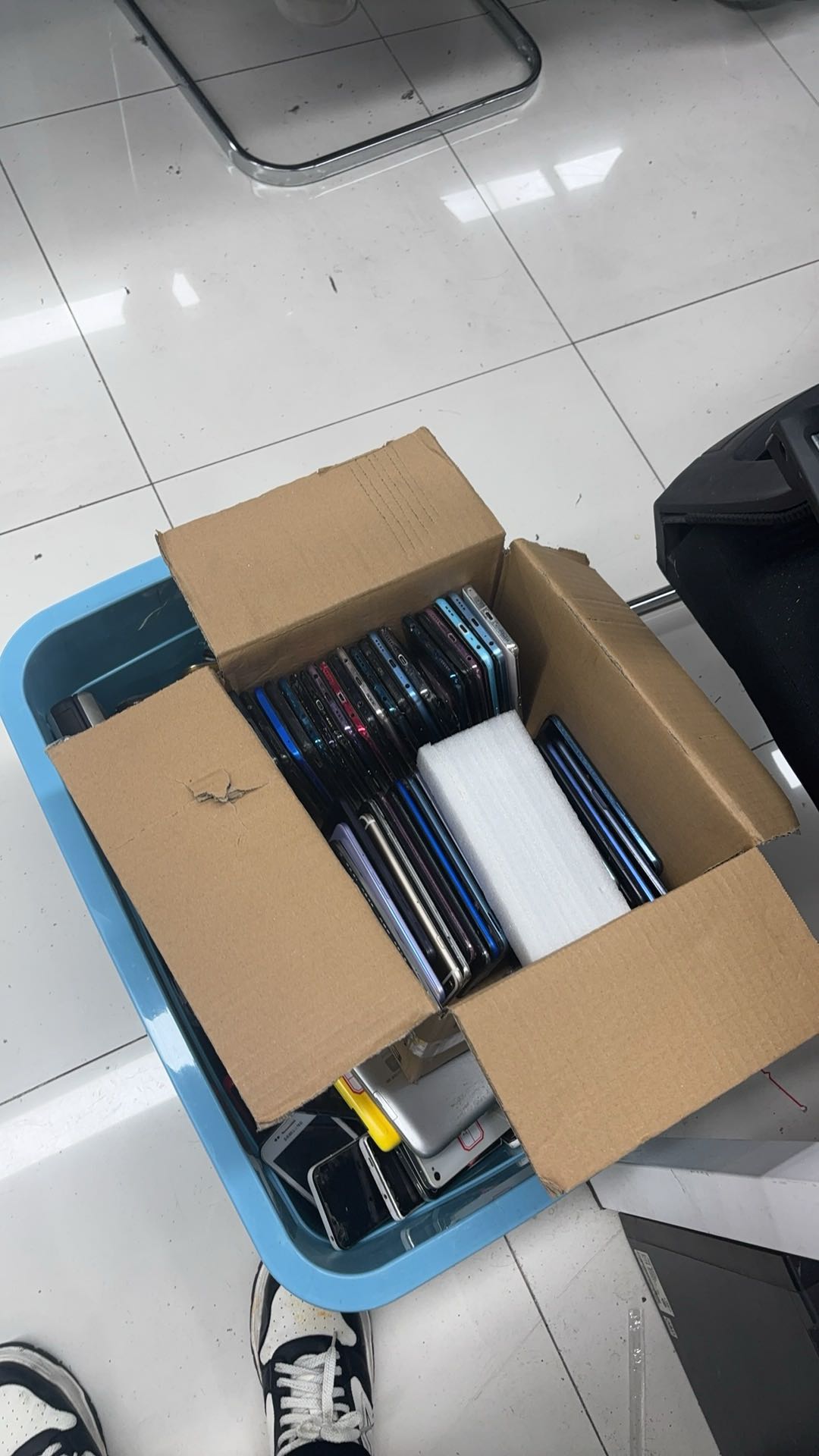 陈威高价回收二手手机，日均1万台，寻求下游合作