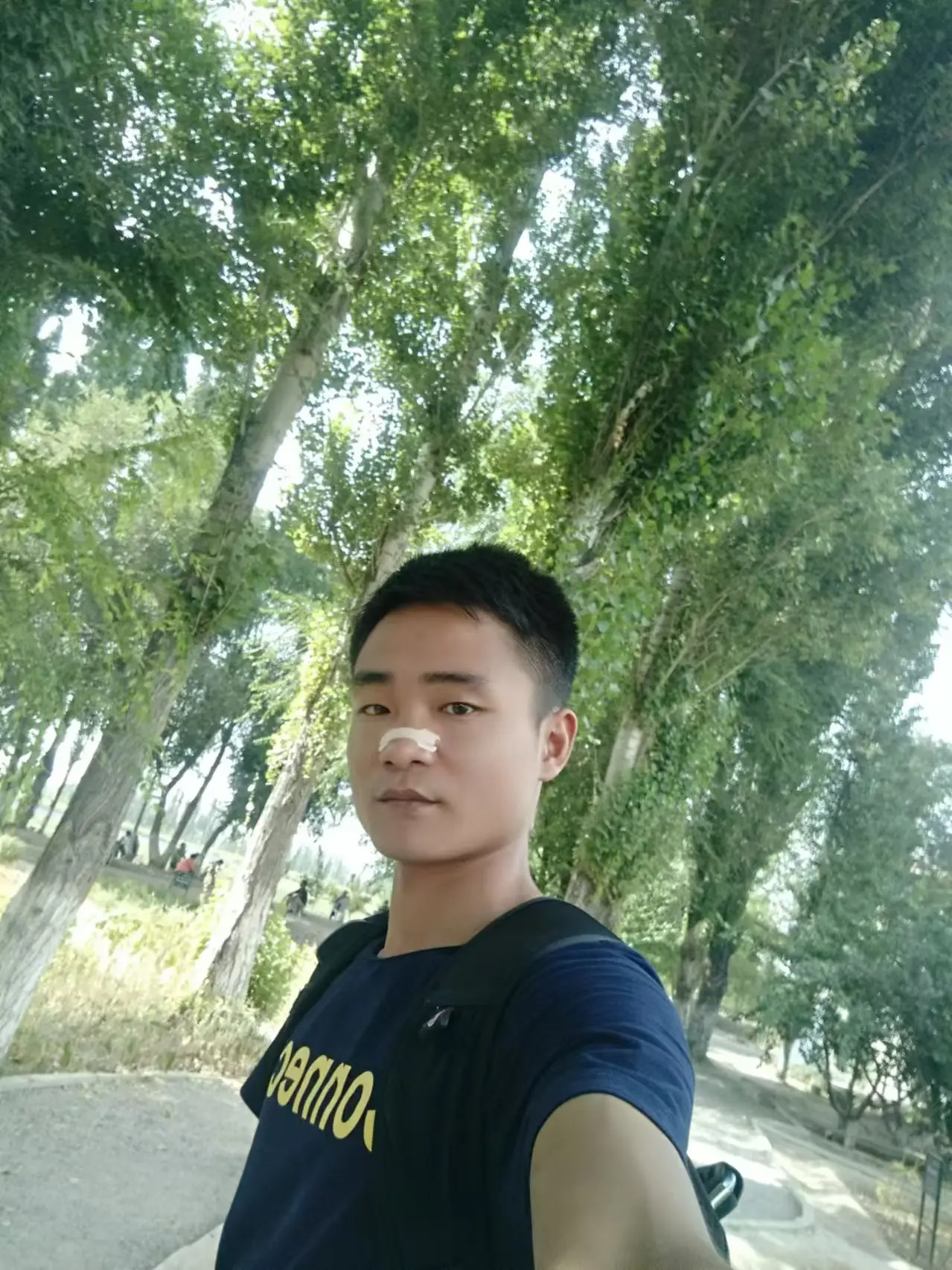 李秋