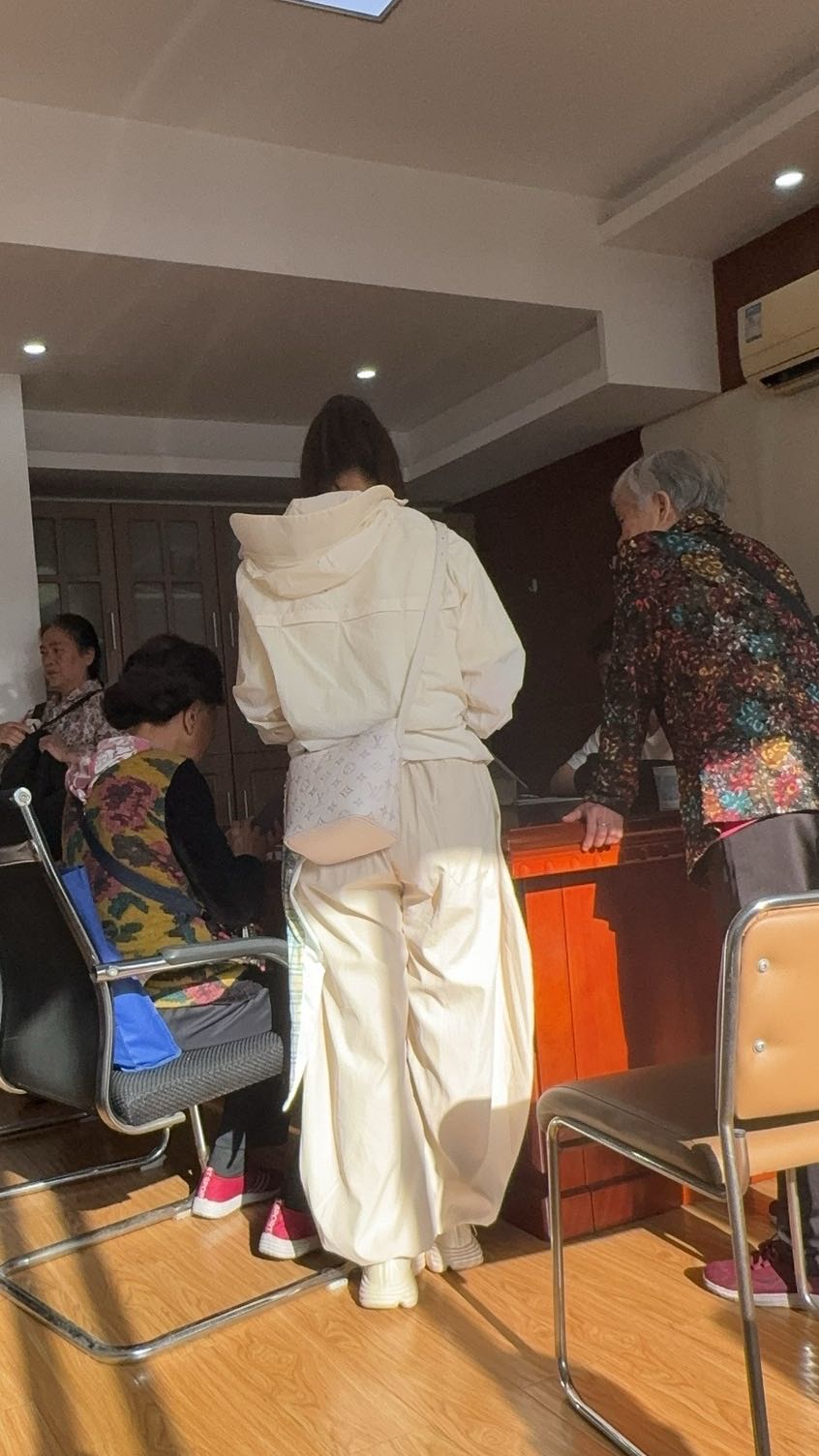 杨先生推广团队自有中老年人群体10万+，需要简单注册类的项目