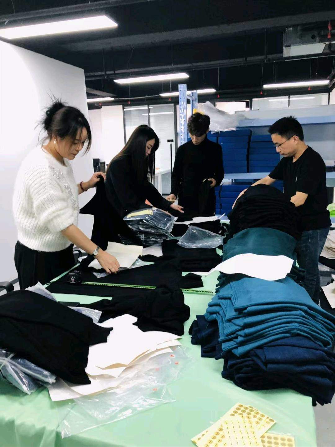 张女士羊绒衫推广达人