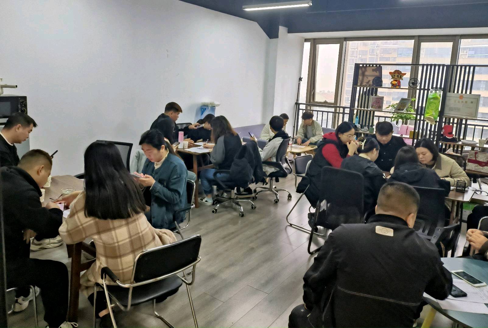 缪先生其他供需线下实体APP拉新工作室，专注线上+线下正规拉新任务，自有线上APP