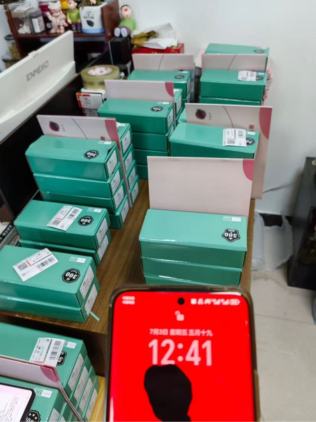 车汶龙找合伙人我们是在云南昆明做生活权益卡折扣卡的 我们这个项目是实现三方共赢的