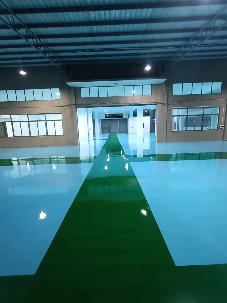 周彦群佛山专业环氧地坪施工  固化地坪定制   13年行业经验