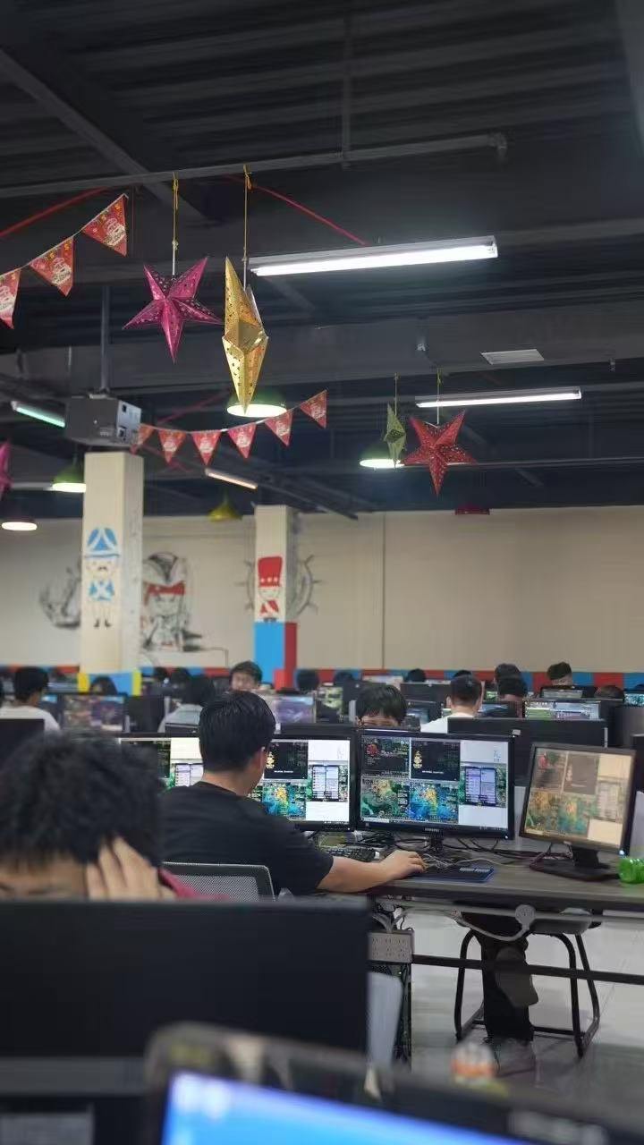 刘先生找合伙人游戏搬砖7年工作室招散人，团队！单机日产*