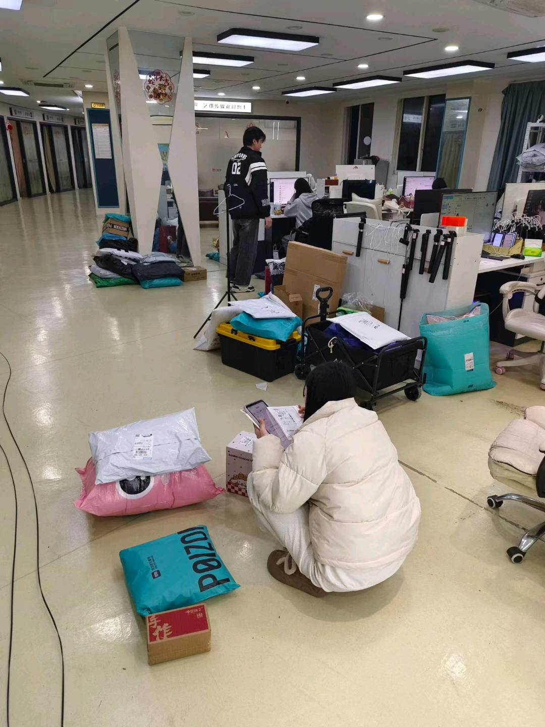 池先生找合伙人得物引力合作，零成本参与，时间自由，适合摄影爱好者