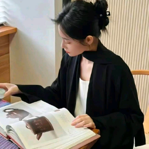 曾女士