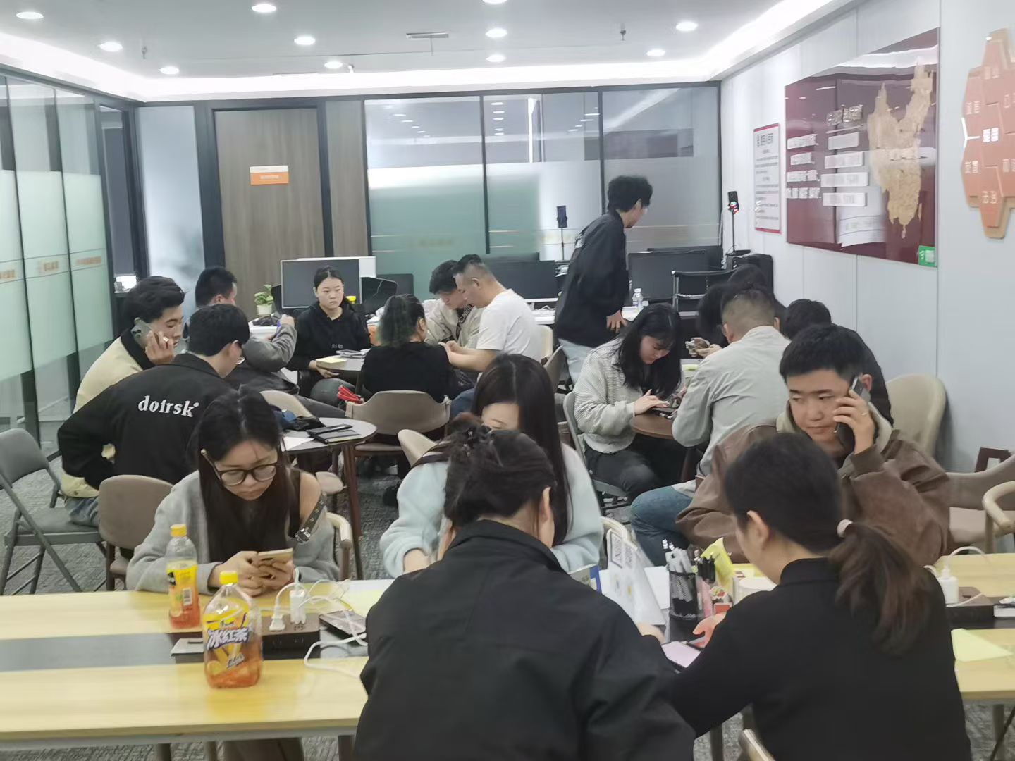 周先生找合伙人