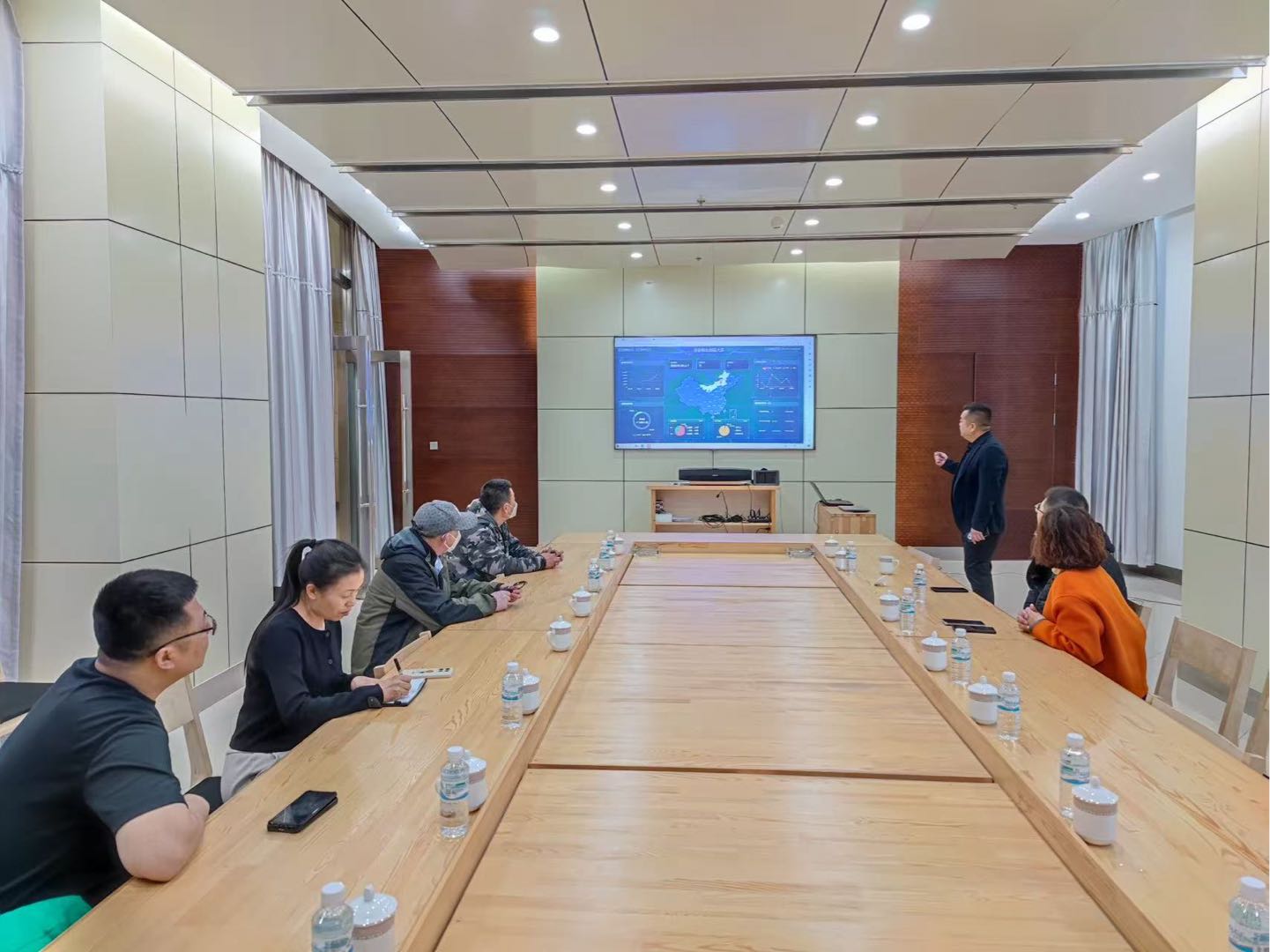 刘先生Ai全域流量变现工作室，可个人可团队，一单500~5000当天见收益！