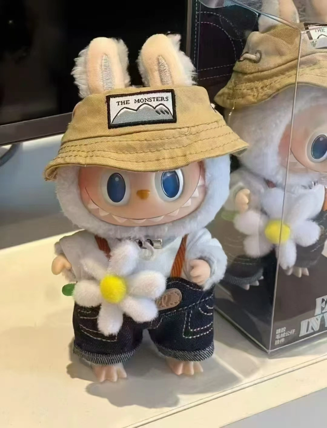 姚女士泡泡玛特LABUBU拉布布马卡龙塘胶脸盲盒玩具