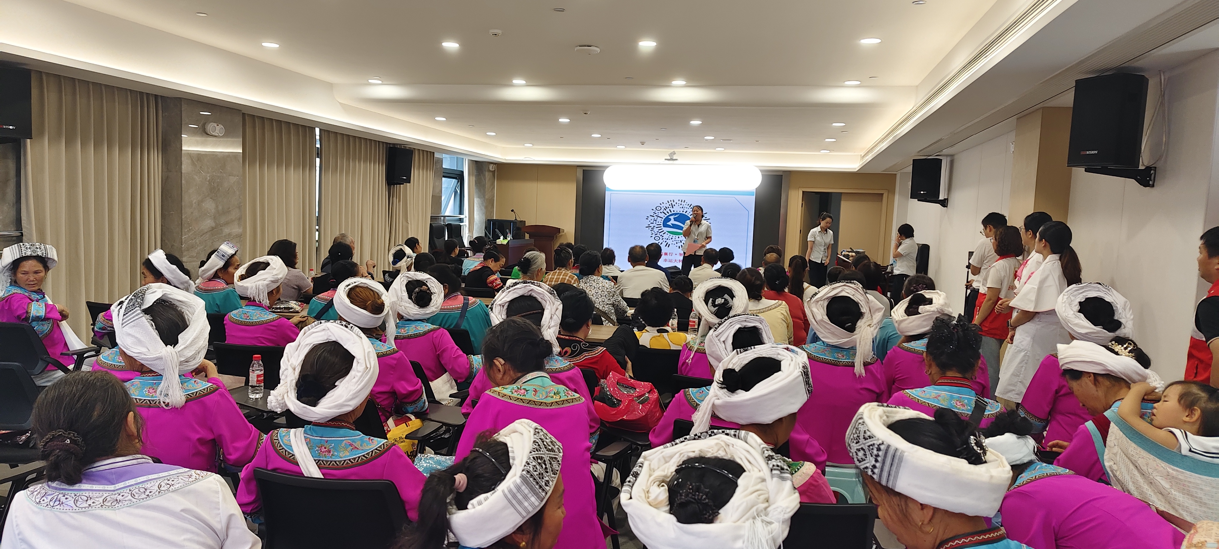 罗骅其他供需我有30-50名稳定手工人员,需求手工活外发加工长期合作