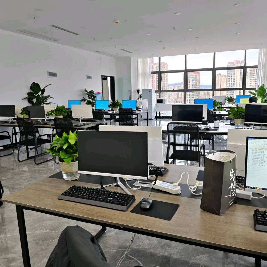 徐跃其他供需我提供免押金电脑租赁服务，需求合作基础办公、设计渲染、游戏开发等场景