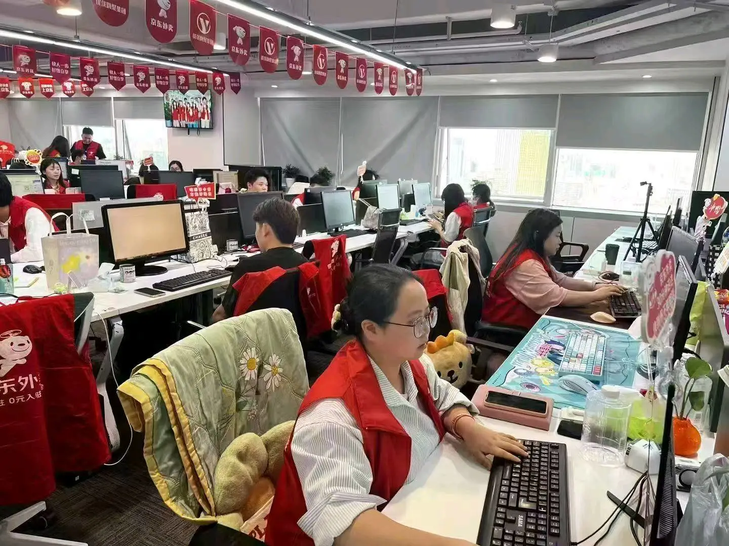任先生推广团队有30人地推团队承接淘宝闪购推广