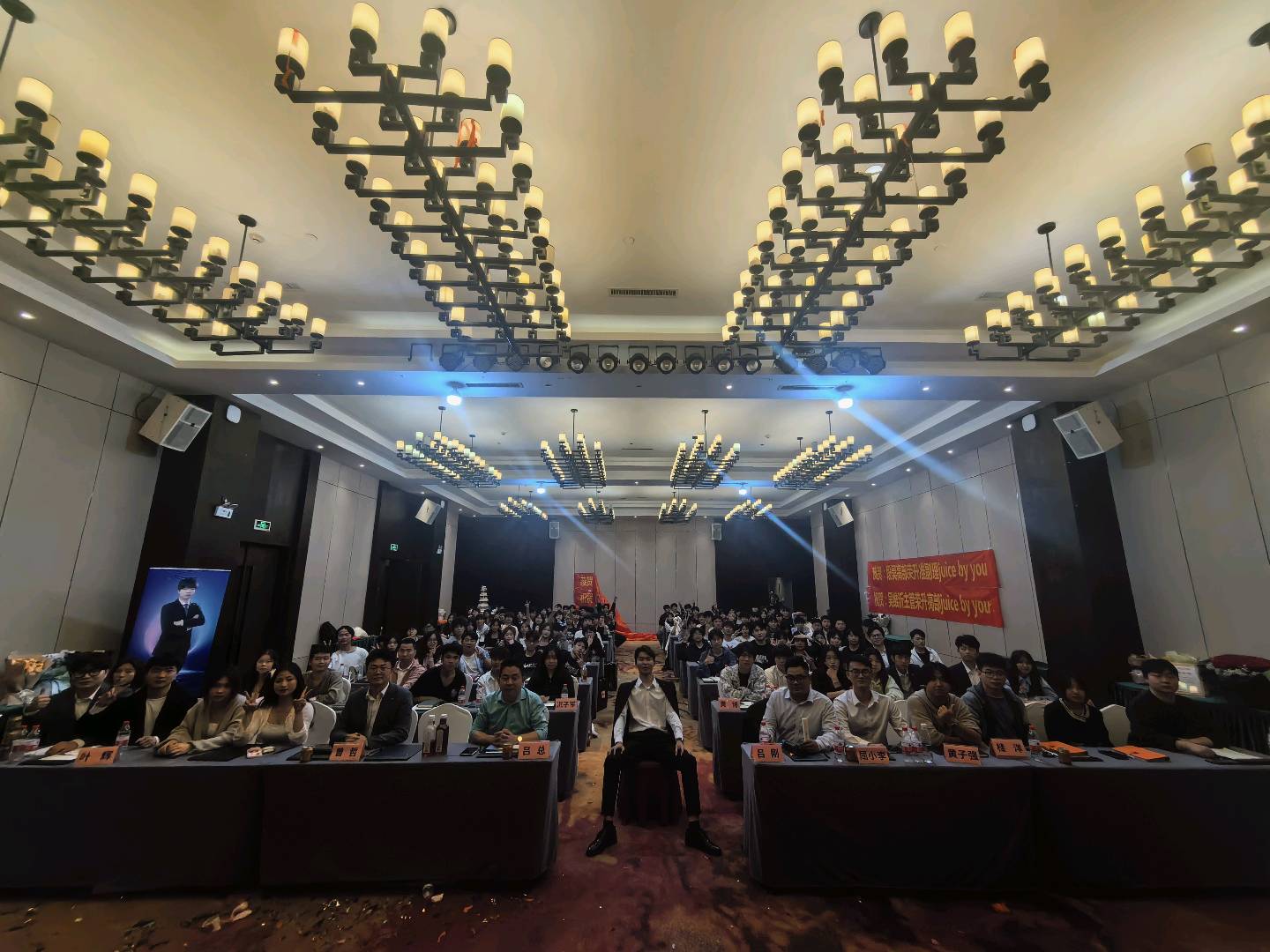张兴宇推广团队有200人团队 全国出差搞地推拉新 APP拉新 正宗地推