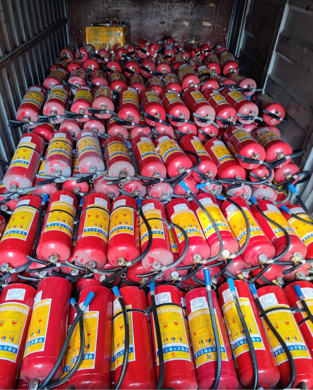 杨元卫其他供需专业回收干粉灭火器及废旧灭火器，支持上门自提