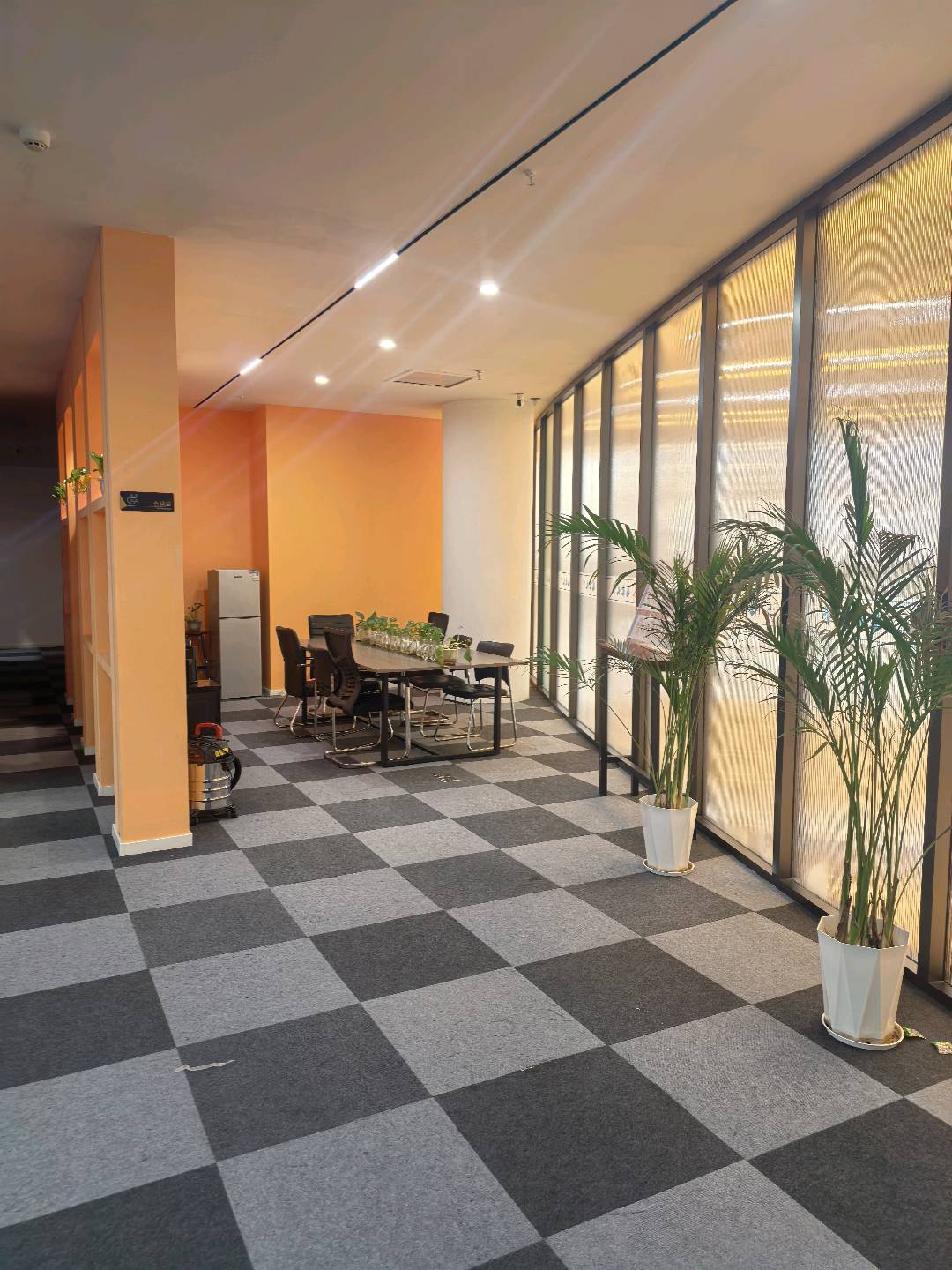 高先生场地活动豪华装修电商基地招合作伙伴或创业个体