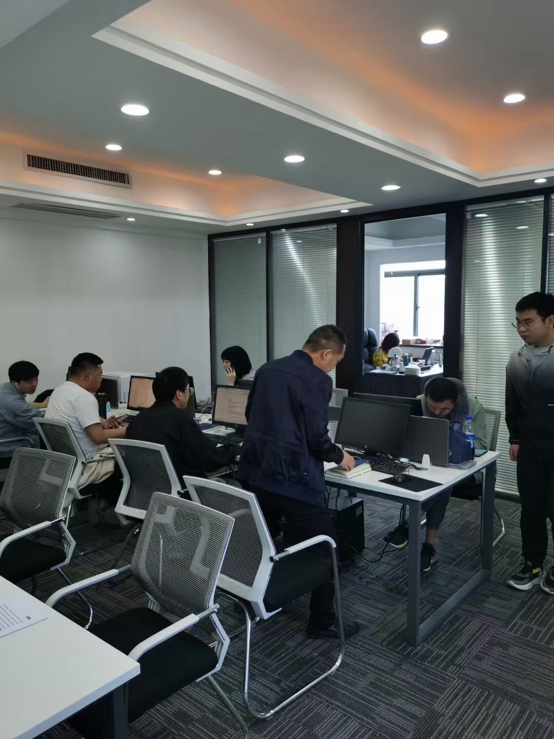 梁先生找合伙人国内问卷，直连调研公司，灵活结款+长久稳定收益，问卷行业教学*