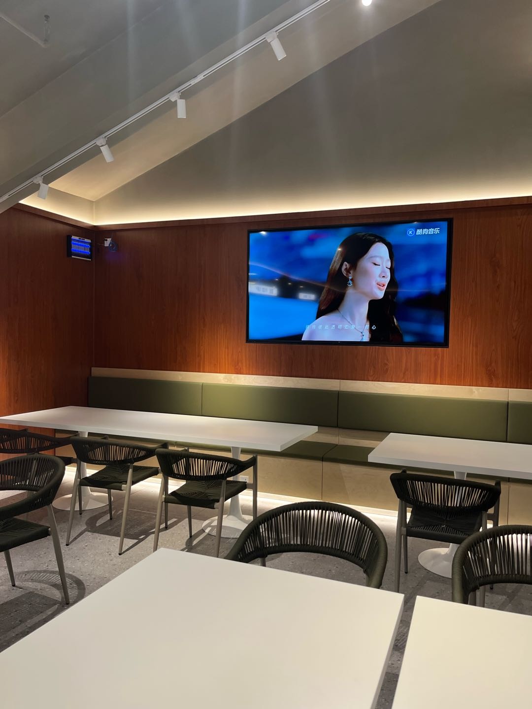 张连革水果电商拉新，有实体健康果蔬饮品门店