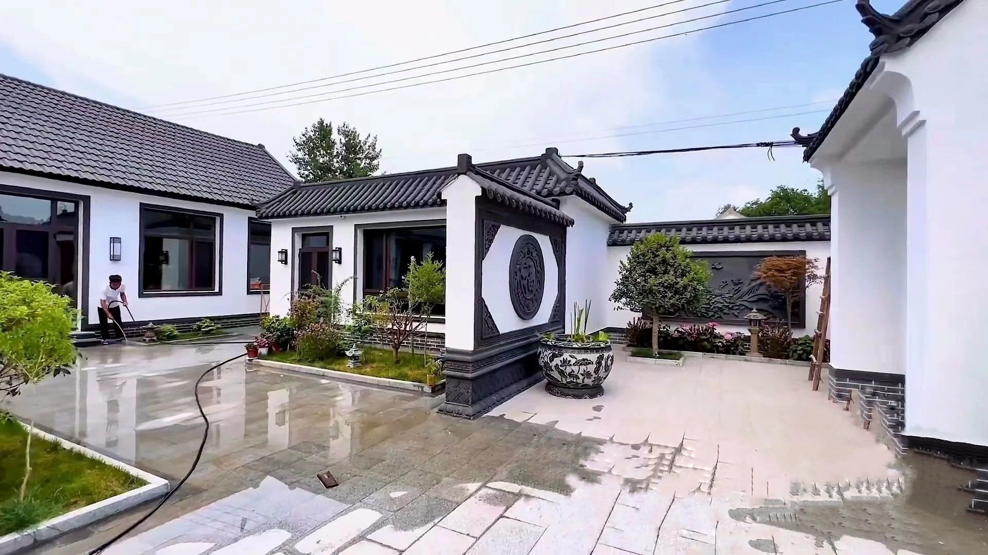 李宇航品牌货源主营仿古建筑材料,青砖,青瓦,琉璃瓦,古建面砖,条砖,影壁墙围墙砖雕
