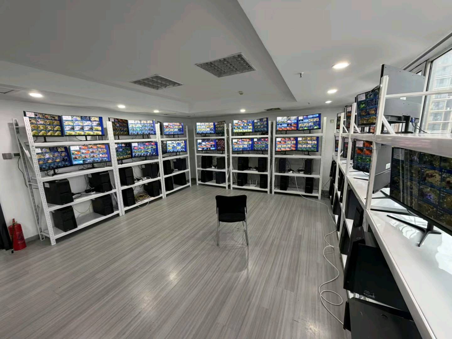 李美慧找合伙人游戏搬砖工作室招合伙人