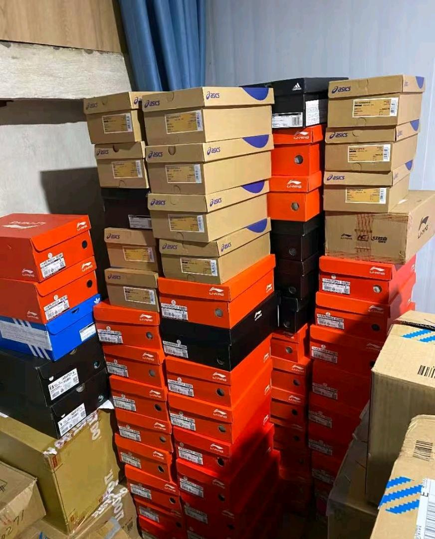 刘先生找合伙人得物搬砖私家车一单五百左右，长期稳定项目，免费带
