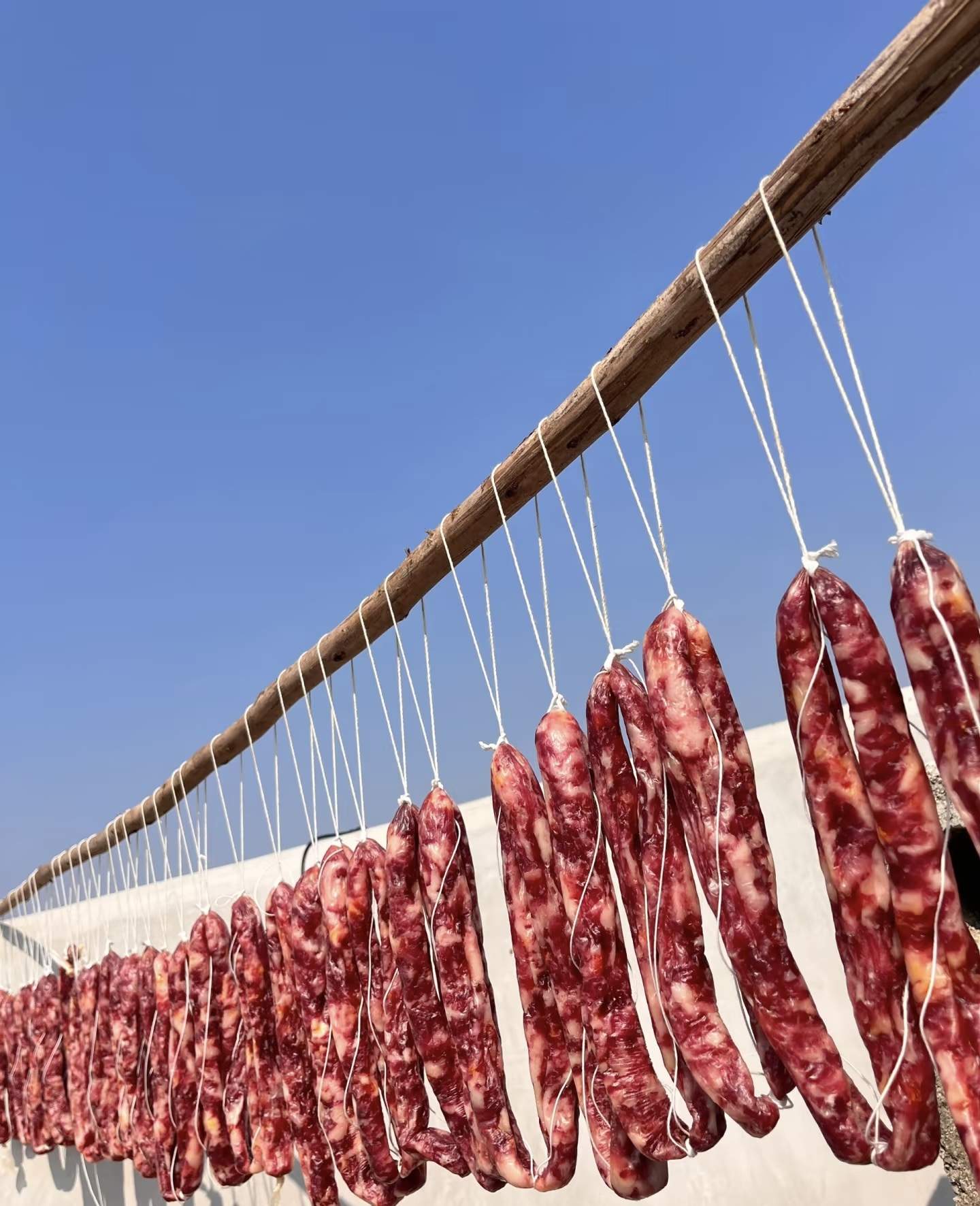 王路四川农家土猪肉制作腊肉腊肠腊鸭，农户手工制作寻求合作，我出货你销售