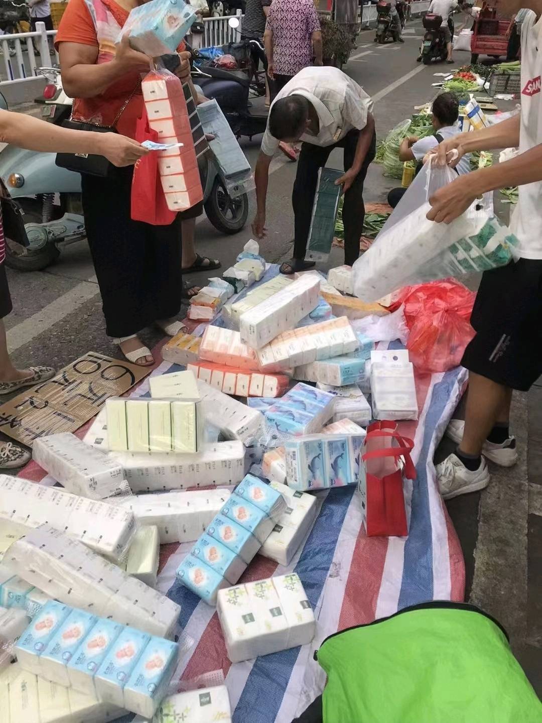 邱先生品牌货源地摊纸巾供货，普通人也轻松做，招收代理