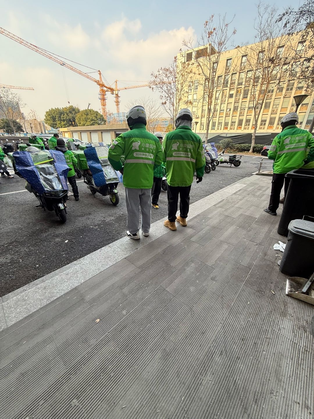 何女士找合伙人线上人力代招合伙人 可居家，可开工作室 收益*上不封顶