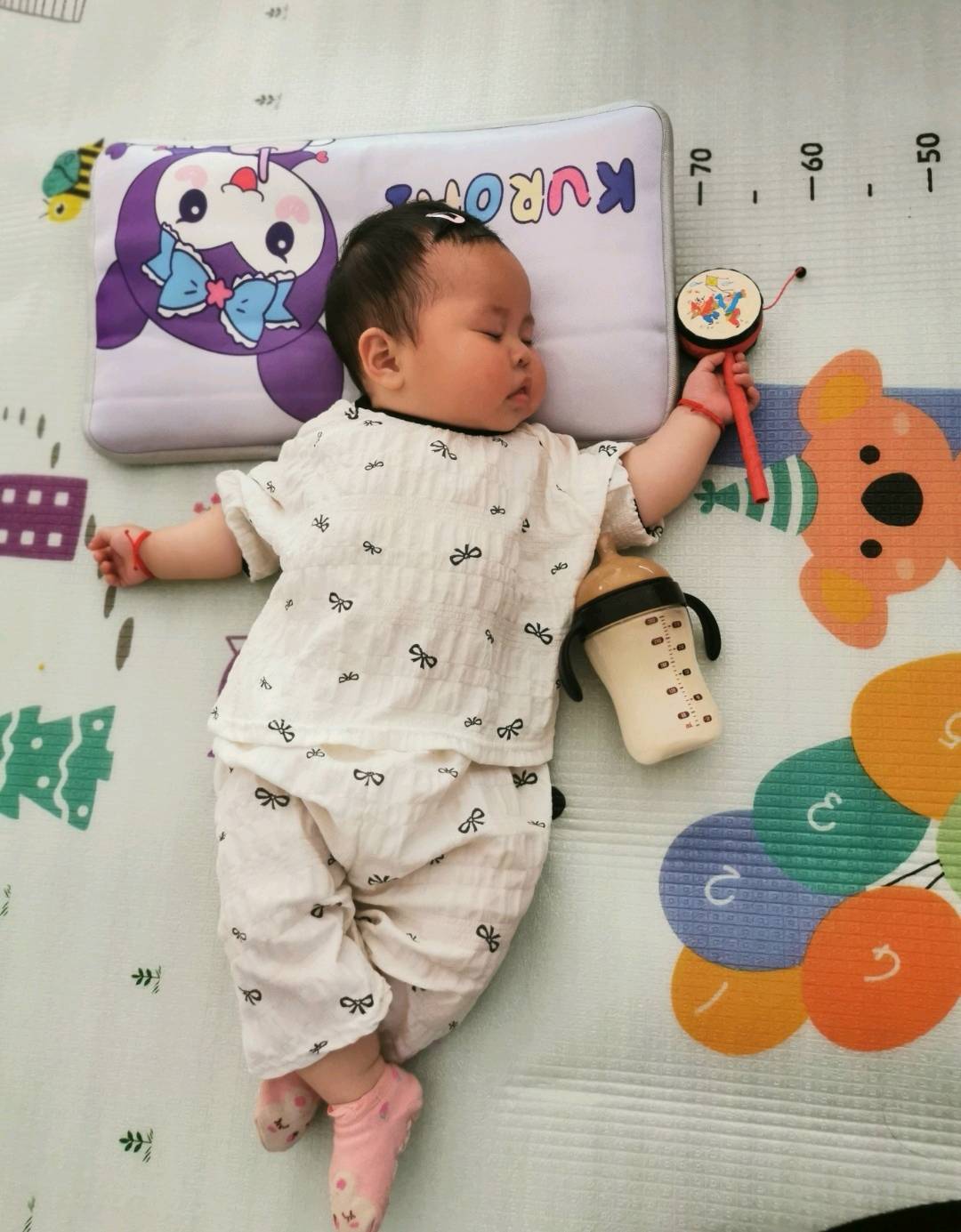谭静想给宝宝接寄拍赚奶粉钱
