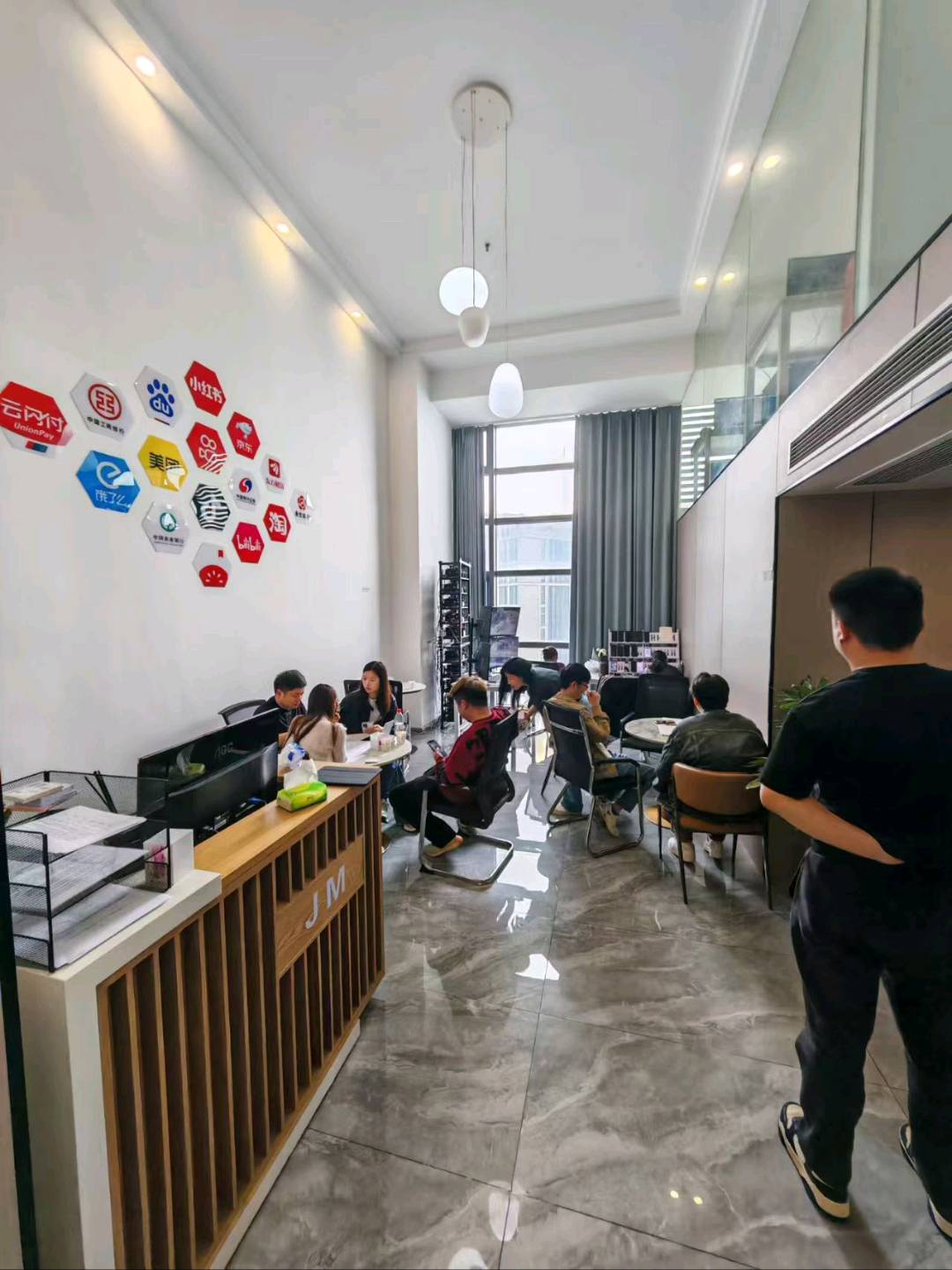 何嘉鑫找合伙人app拉新项目，寻找有执行力城市合伙人，不抽佣