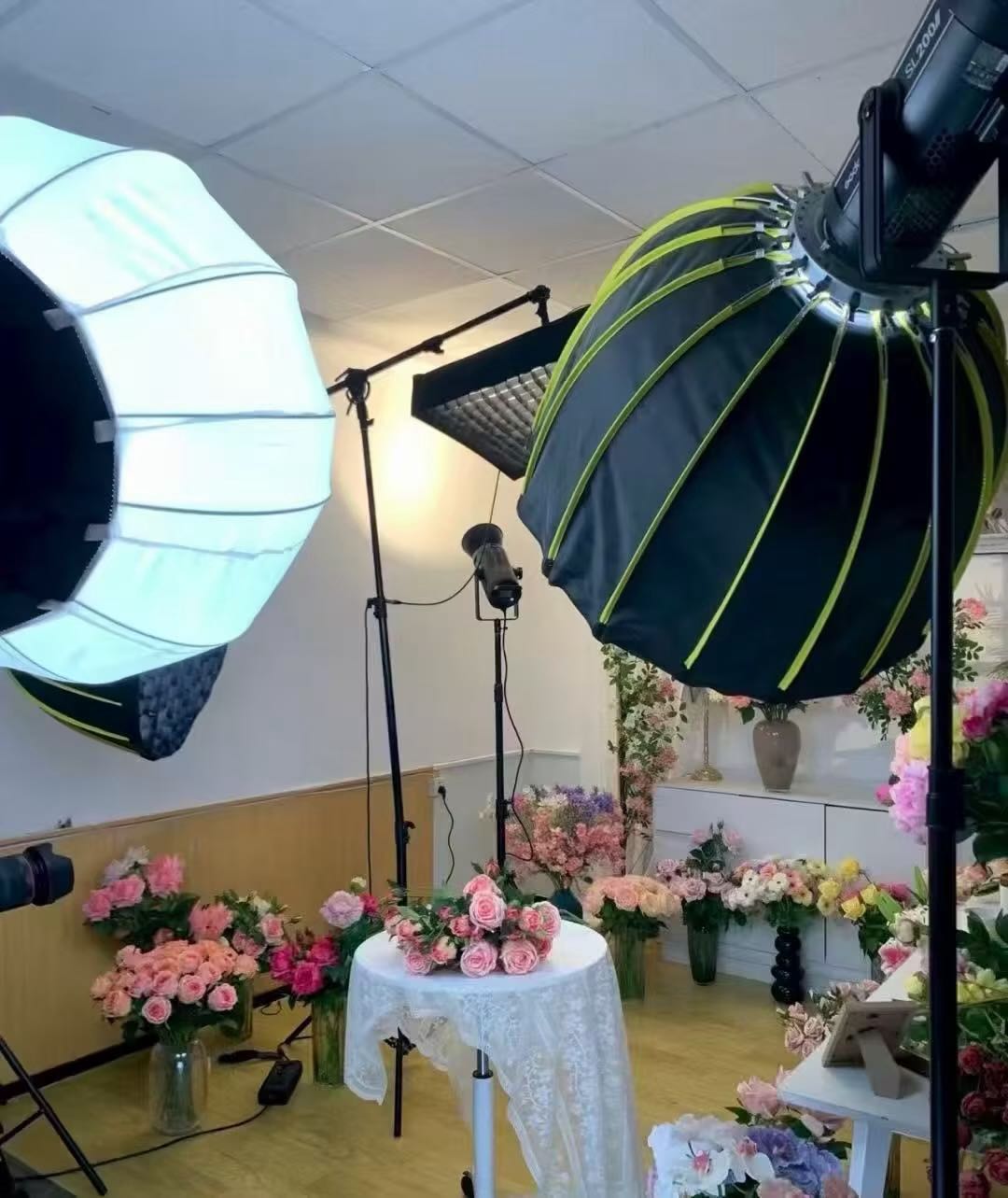 任女士销货渠道直播基地，场地设备运营团队齐全，主做抖店纯佣带货！有品的老板随时来对接