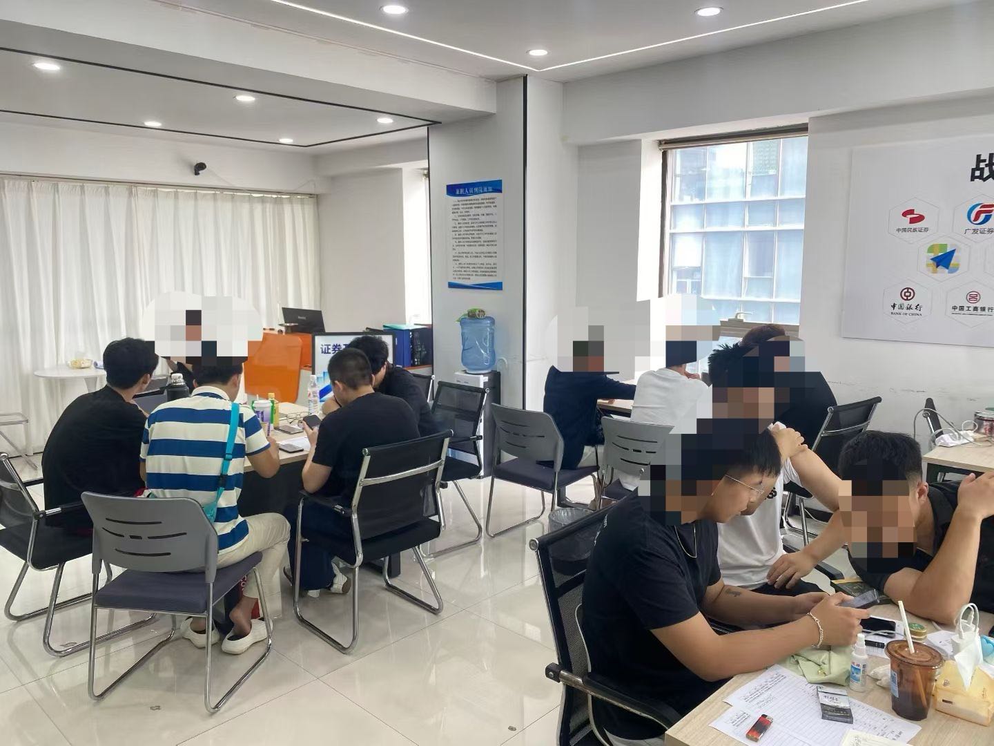 李先生找合伙人APP拉新项目一线工作室 一手渠道
佣金立返 单子均价35 全程陪跑