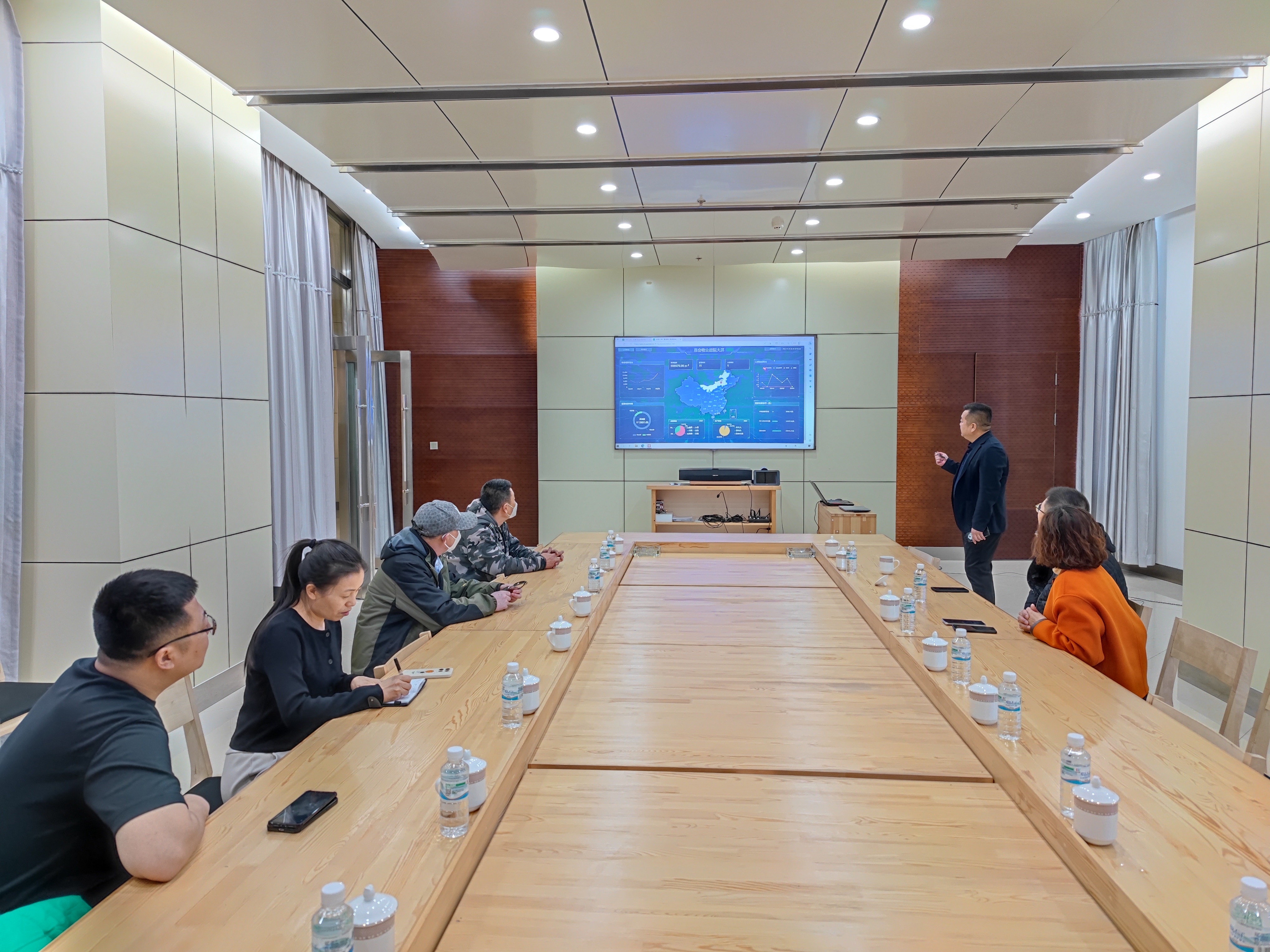 郭先生找合伙人