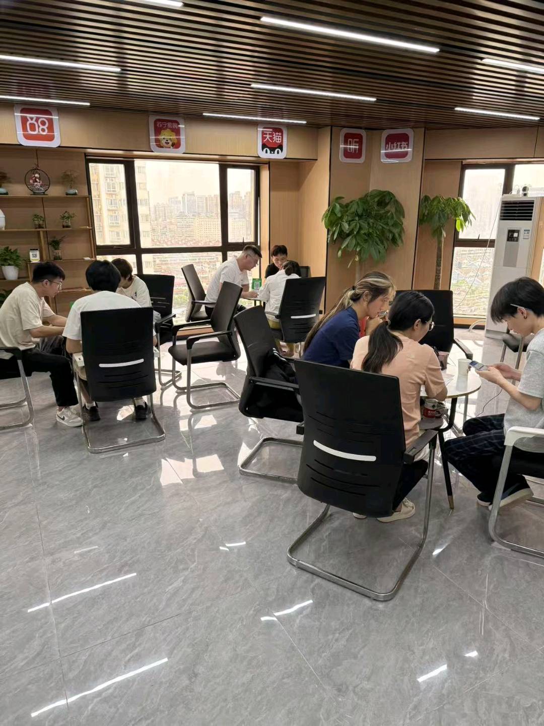 张先生APP拉新工作室一线一手渠道，只收徒不加盟，佣金立返全程