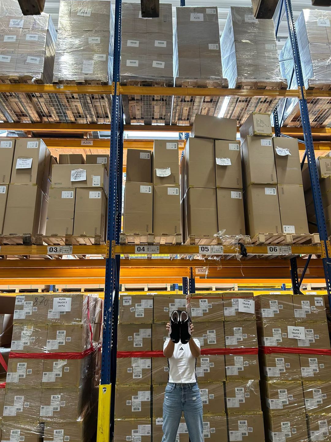 邹先生提供轻奢鞋服供应链 寻求一件代发和批量批发合作伙伴