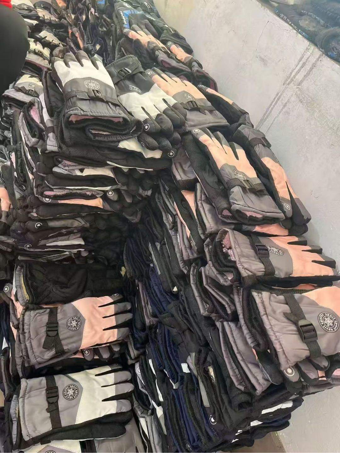 王顺品牌货源冬季防风防水保暖手套