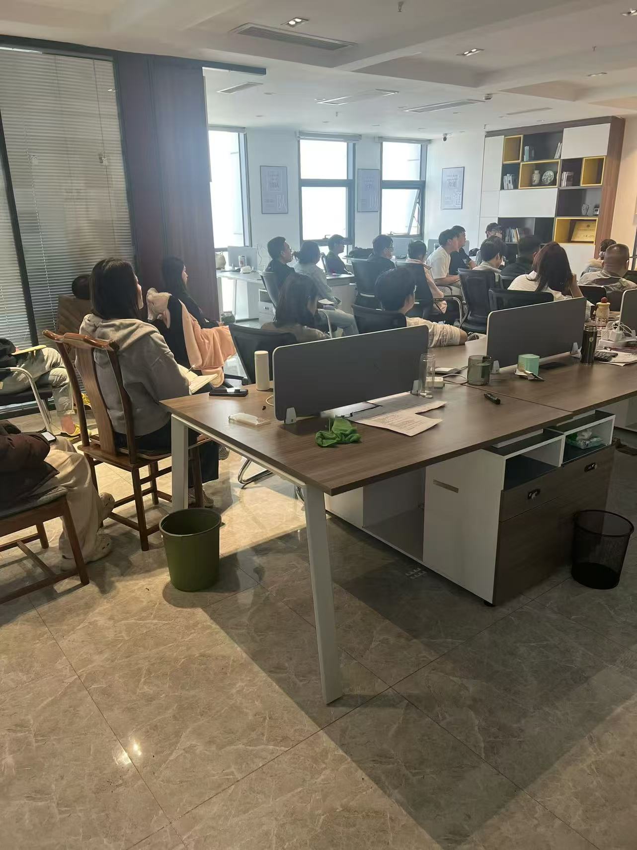 杨世省其他供需不用买车出车,不用长途奔波,靠物流信息差,比司机赚得多