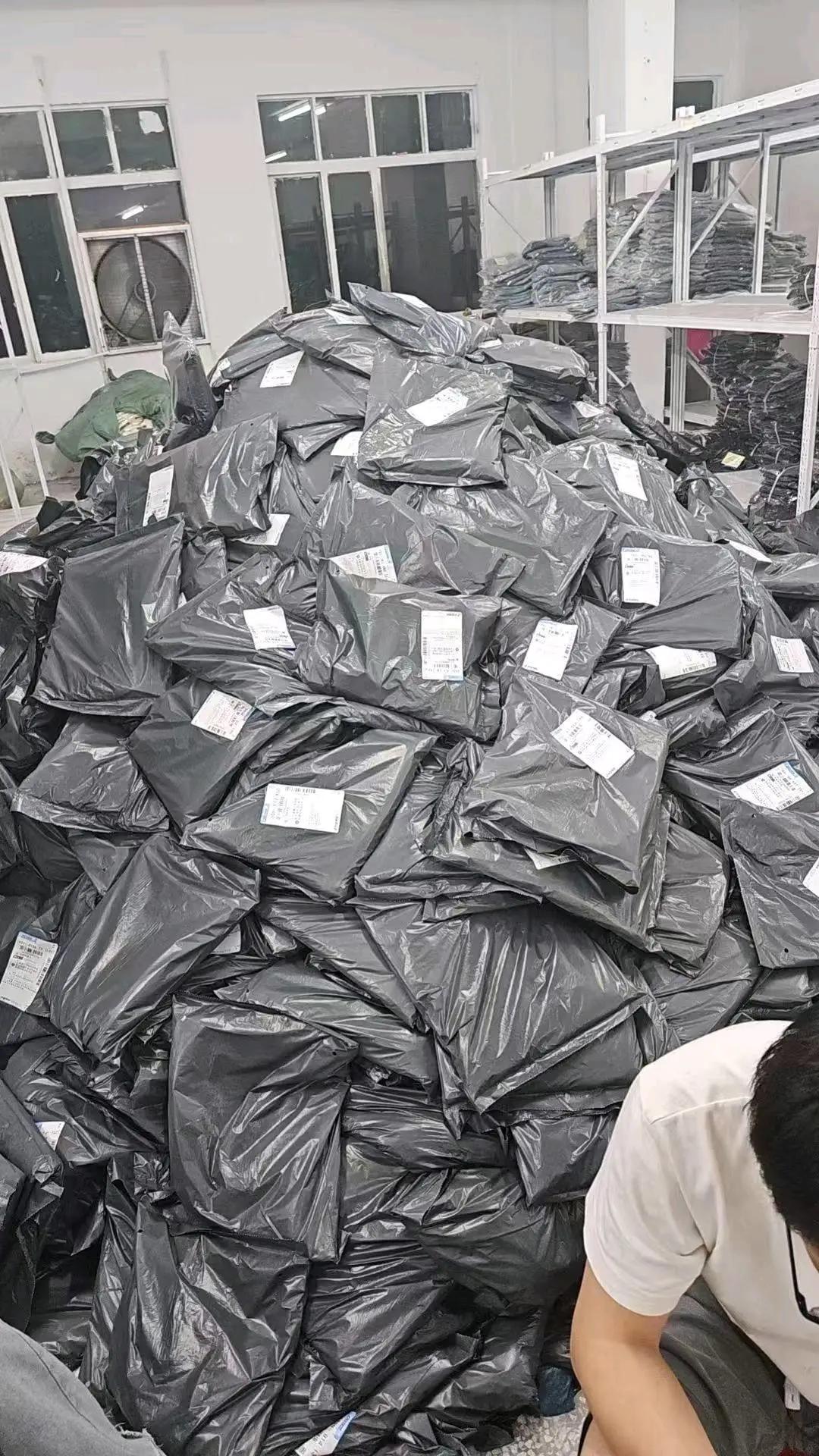 张振豪我们是供应链,做抖店一件代发,自家有对接的主播我们需要带货分销需要合作