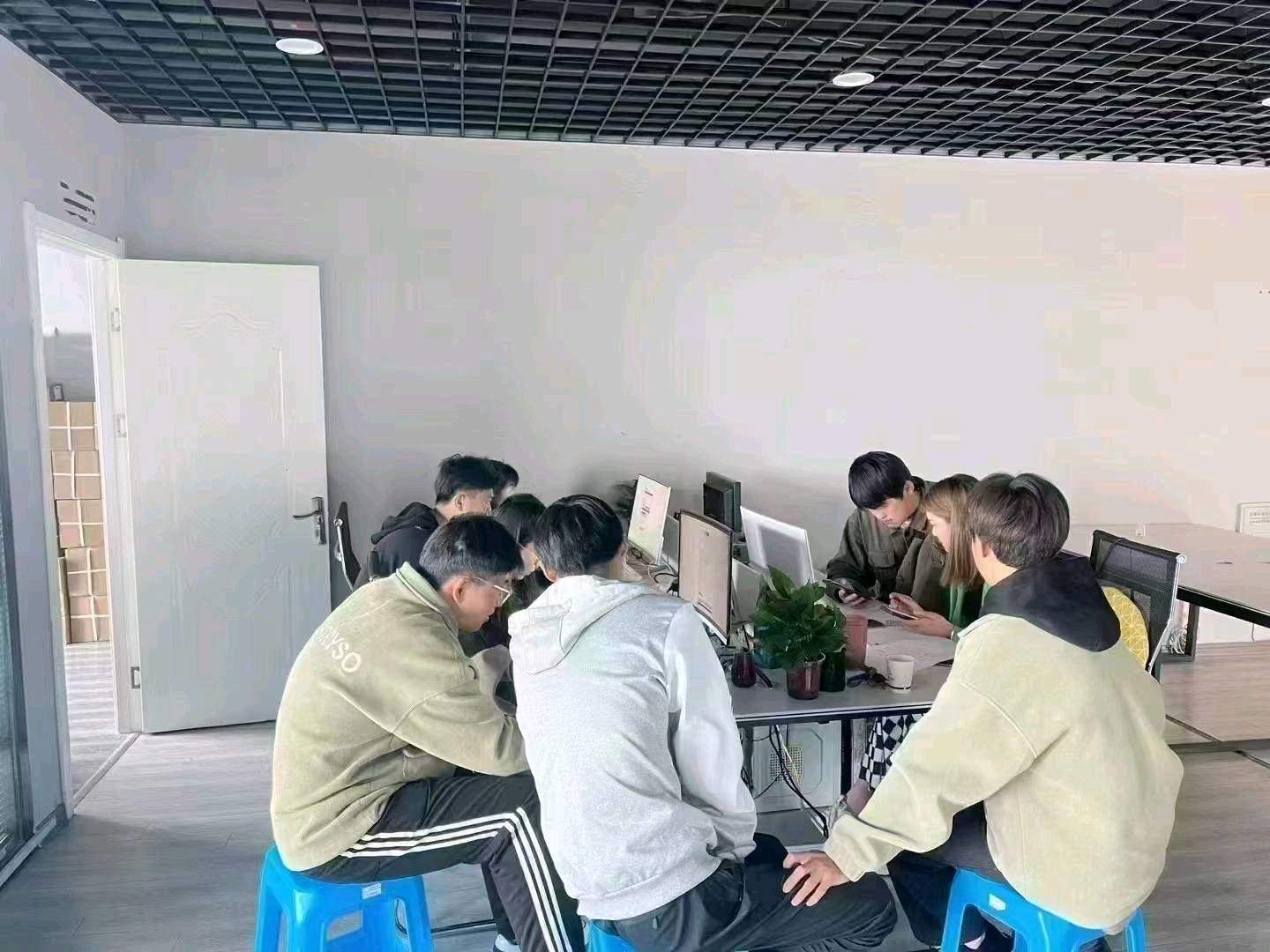 李先生找合伙人