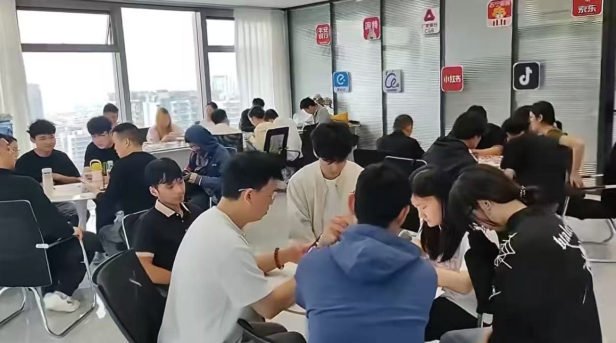 欧阳剑丽找合伙人App拉新源头渠道，4000款简单注册任务