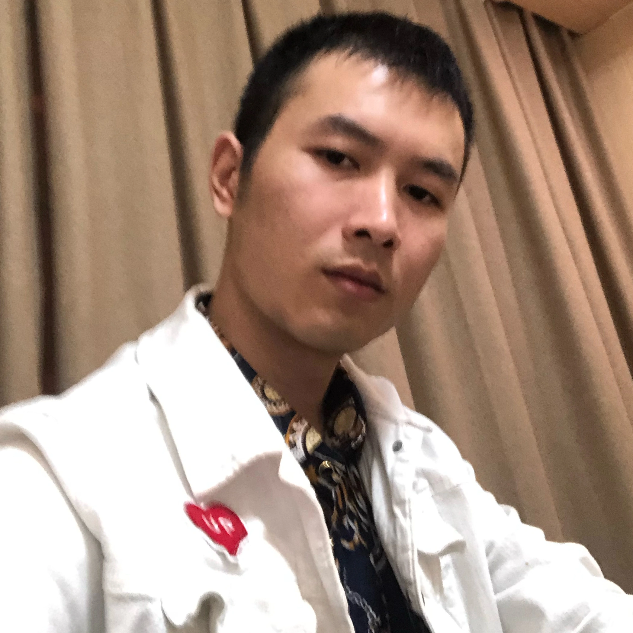 任毅